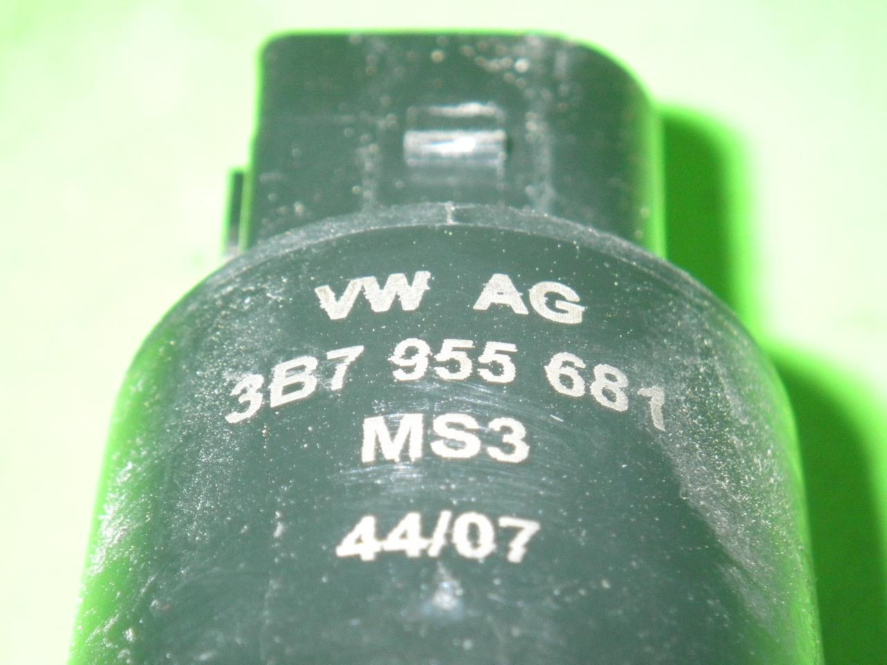 Pumpe Scheibenreinigungsanlage AUDI      (NSU) A6 Avant (4B5, C5) 2.5 TDI quattro 3B7955681 - 237743